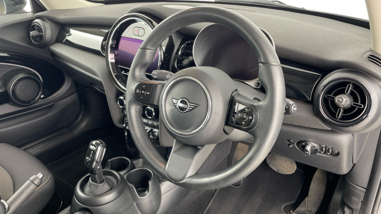 MINI Hatchback 1.5 Cooper Classic 3dr Auto Petrol Hatchback